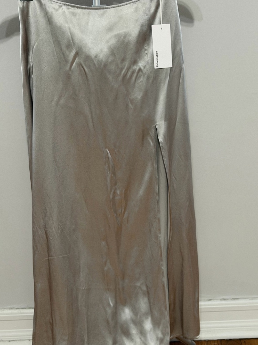 Reformation Silk Midi Skirt – Size 8 - Picture 4 of 9
